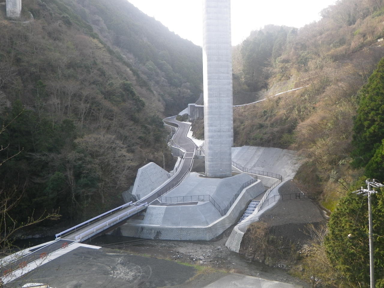 平成30年 新東名高速道路芝川地区付替水路工事　