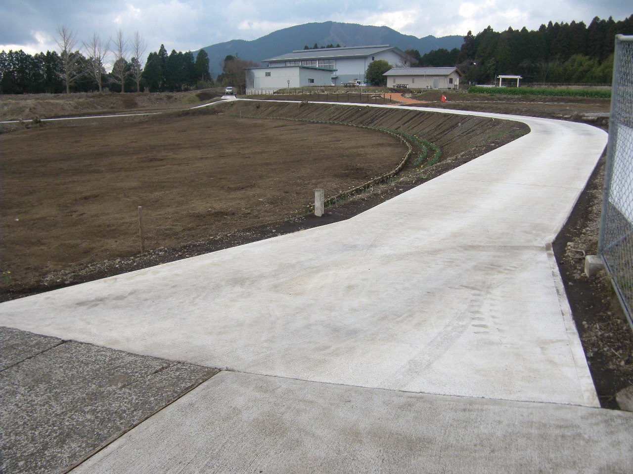 平成27年度　白糸自然公園園路広場整備工事