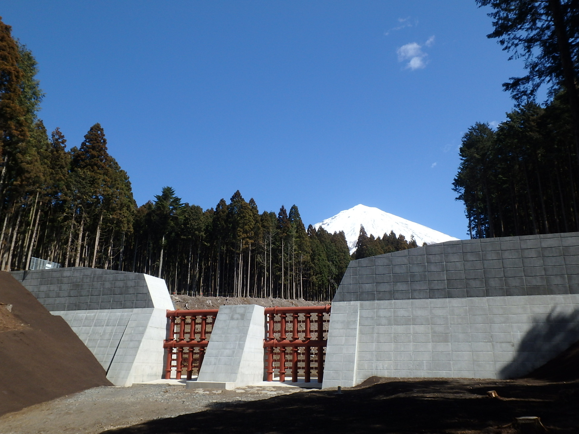 平成26年度 富士山春沢第1砂防堰堤工事