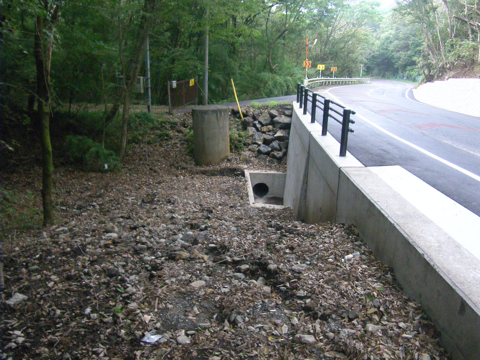 平成26年度 富士宮鳴沢線県単道路改築工事（道路拡幅工）